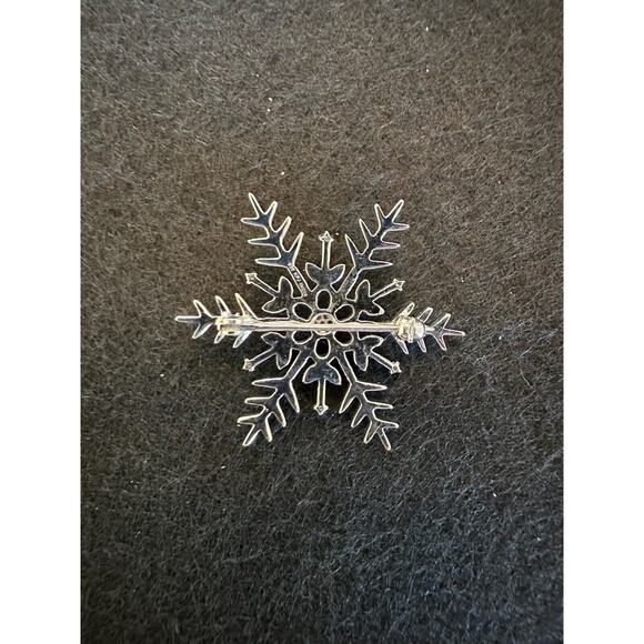925‎ KPJ India Silver Cubic Zirconia Snowflake Brooch Pin Winter 1.5 inch - Picture 2 of 4